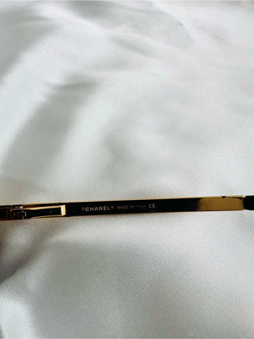 Rare 𝑪𝑯𝑨𝑵𝑬𝑳 Gold-Tone Frame Grey Mirror Sunglasses with CC Crystal #145
